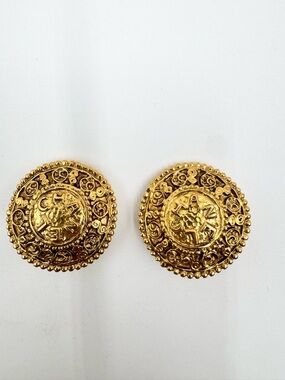Chanel vintage Clip on Earrings